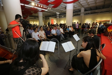 中央音乐学院小乐队――为画展伴奏。